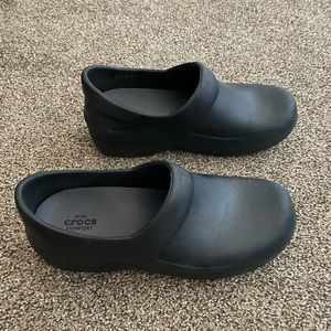 Non Slip or skid slip on Crocs - Womens size 7